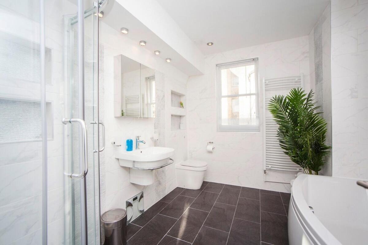 ※ Spacious Georgian Coach House & With Parking Bath Exterior photo